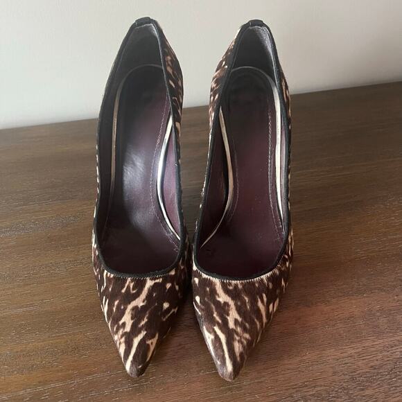 Stuart Weitzman Woman’s Animal Print Pony Hair Pointed Toe Pumps Heels- Size 8 - Picture 1 of 13